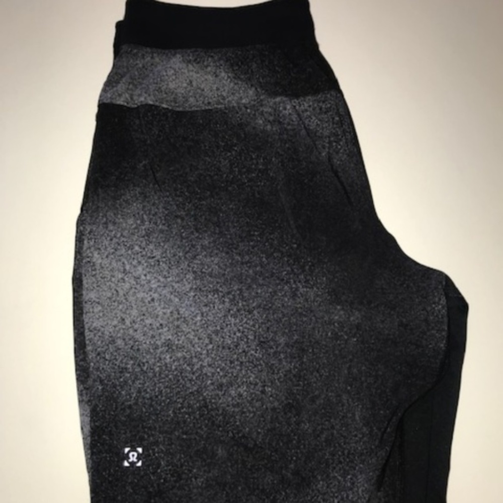 NWT Lululemon Men THE Shorts Black/Silver M 9"